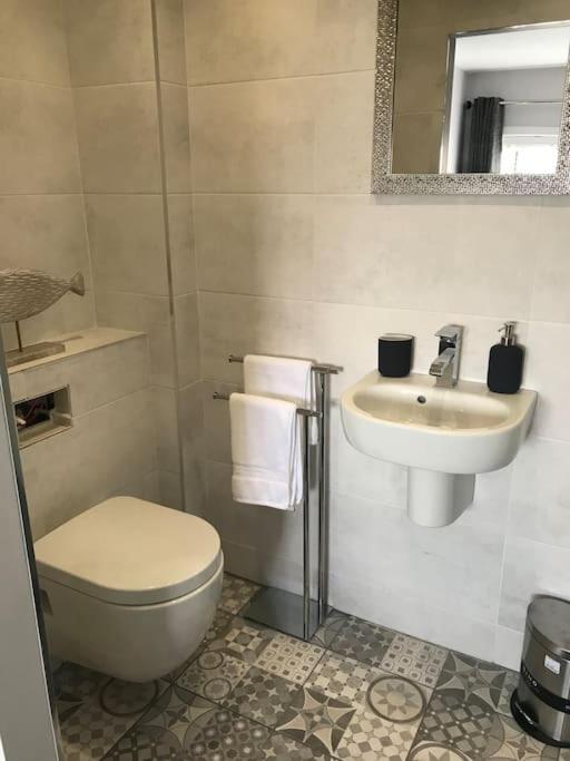 Mumbles - Modern Apartment With Panoramic Sea Views Oystermouth Εξωτερικό φωτογραφία